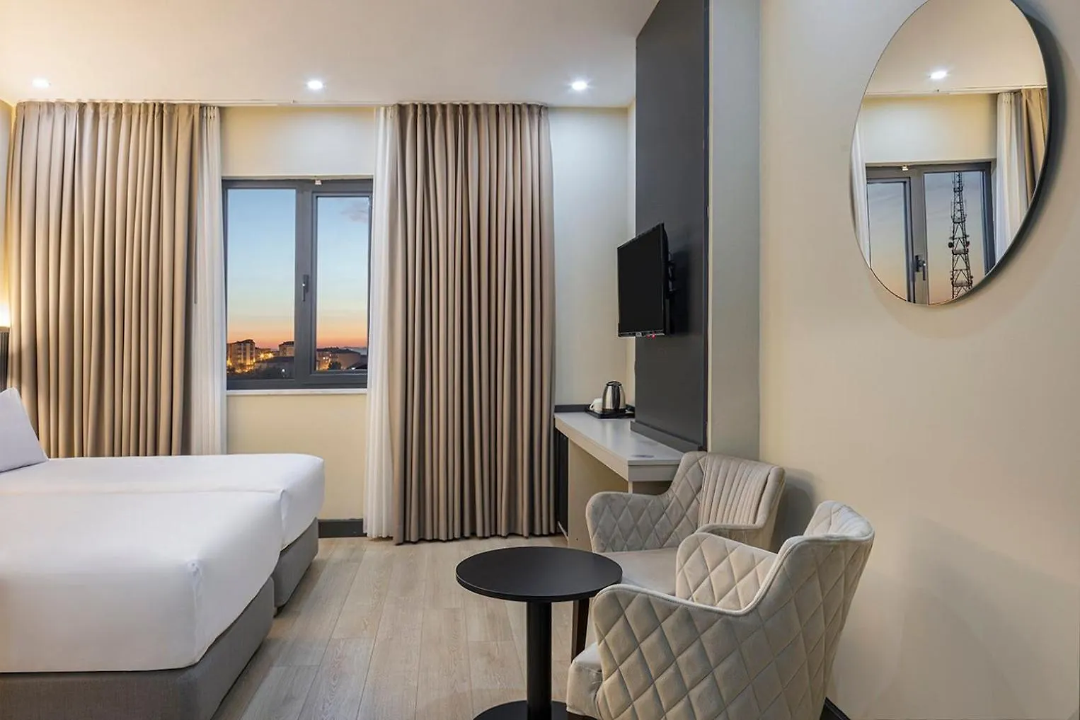 Garner Hotel Istanbul - Airport Arnavutkoy Resort