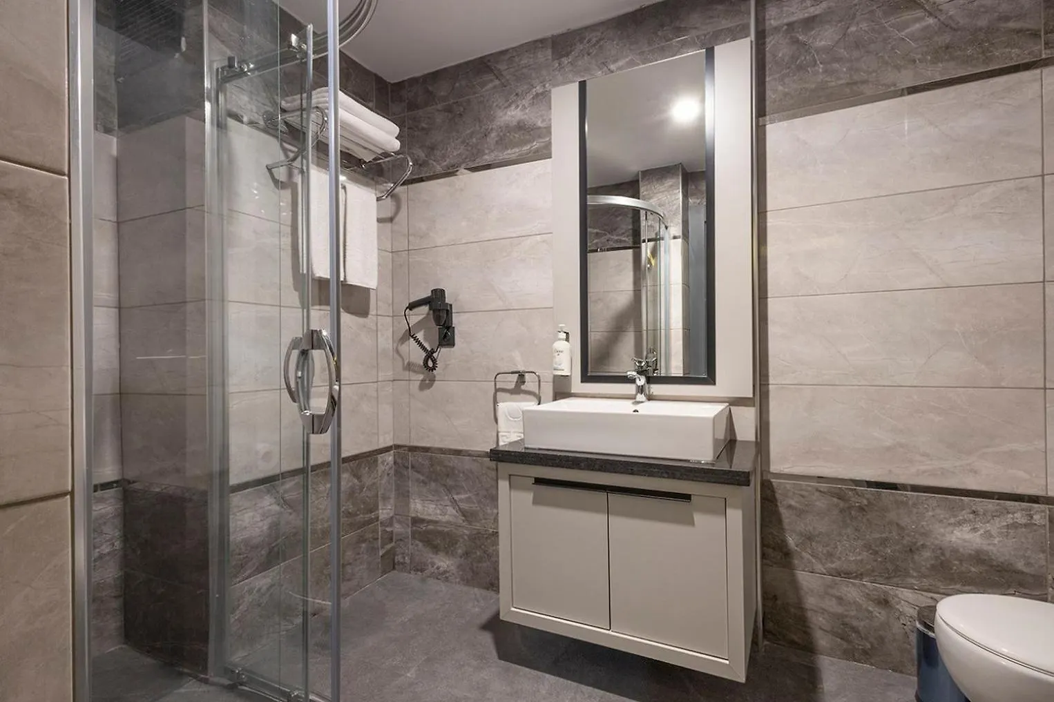 Garner Hotel Istanbul - Airport Arnavutkoy אתר נופש